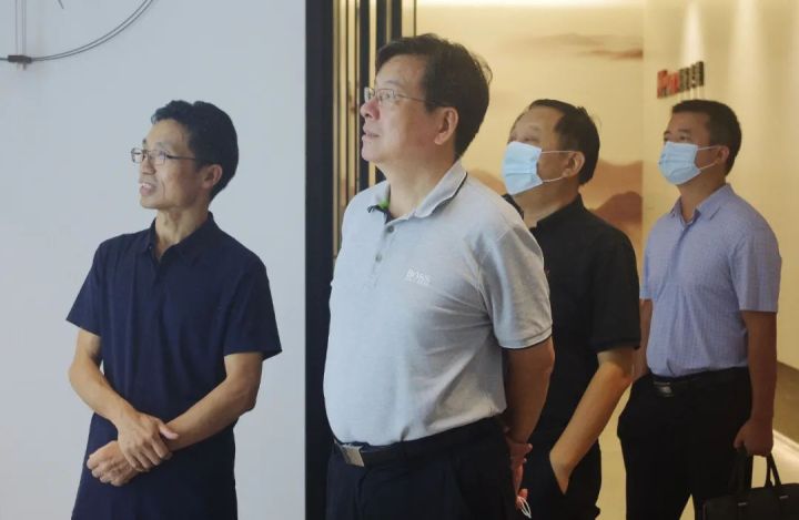 文化引領(lǐng)，振興湘商——湖南省政協(xié)副主席、省工商聯(lián)主席張健調(diào)研鴻揚(yáng)集團(tuán)