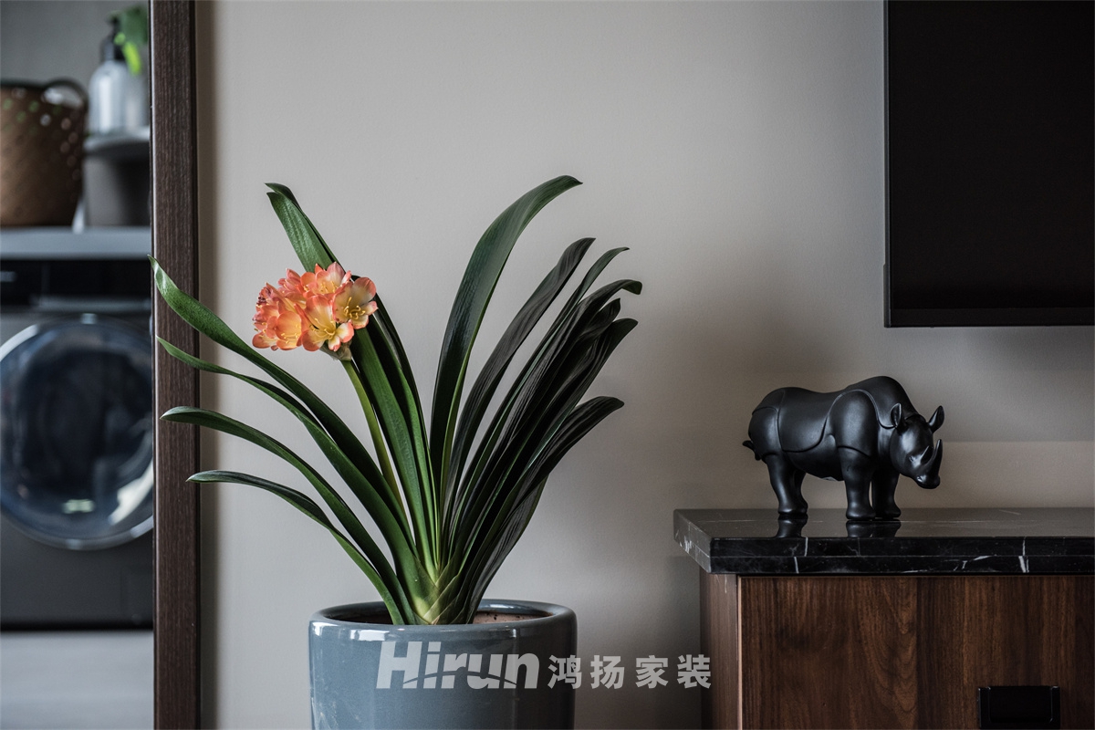 中航翡翠灣138㎡雅致現代三居室 裝修案例效果圖-2